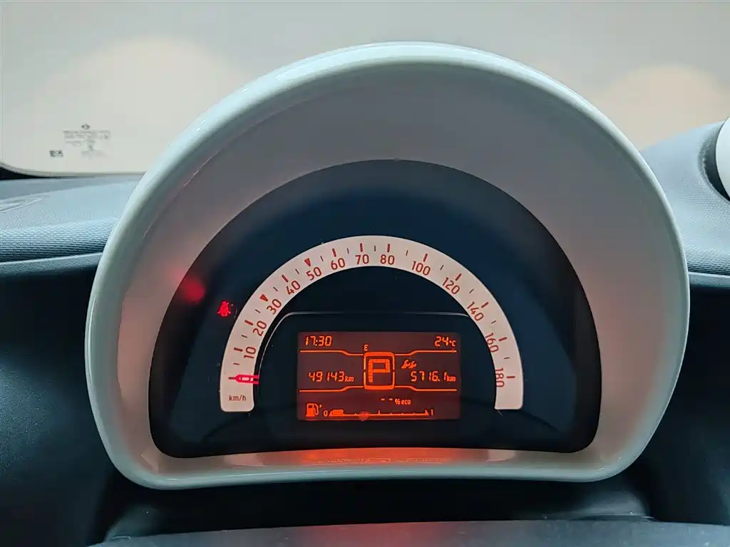smart Fortwo 2018 — фото 11