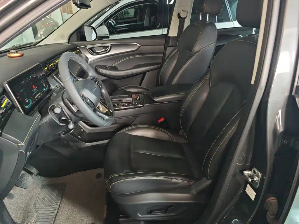 Roewe RX5 New Energy 2021 — фото 11