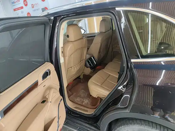 Porsche Cayenne 2011