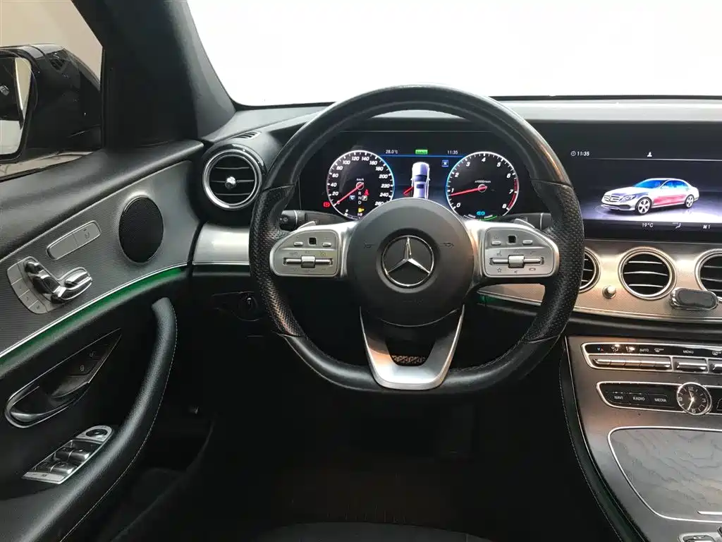 Mercedes-Benz E-Class 2020 — фото 12