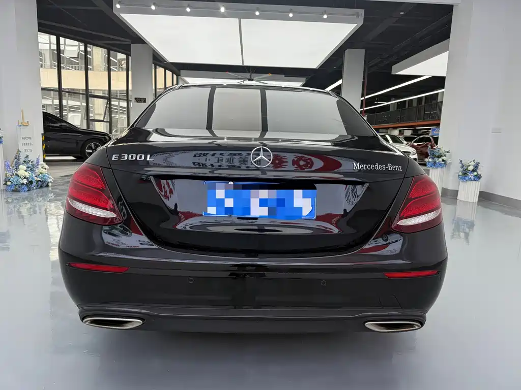 Mercedes-Benz E-Class 2020 — фото 15