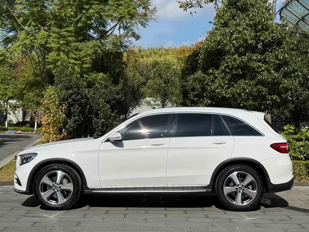 Mercedes-Benz GLC 2017 — фото 28