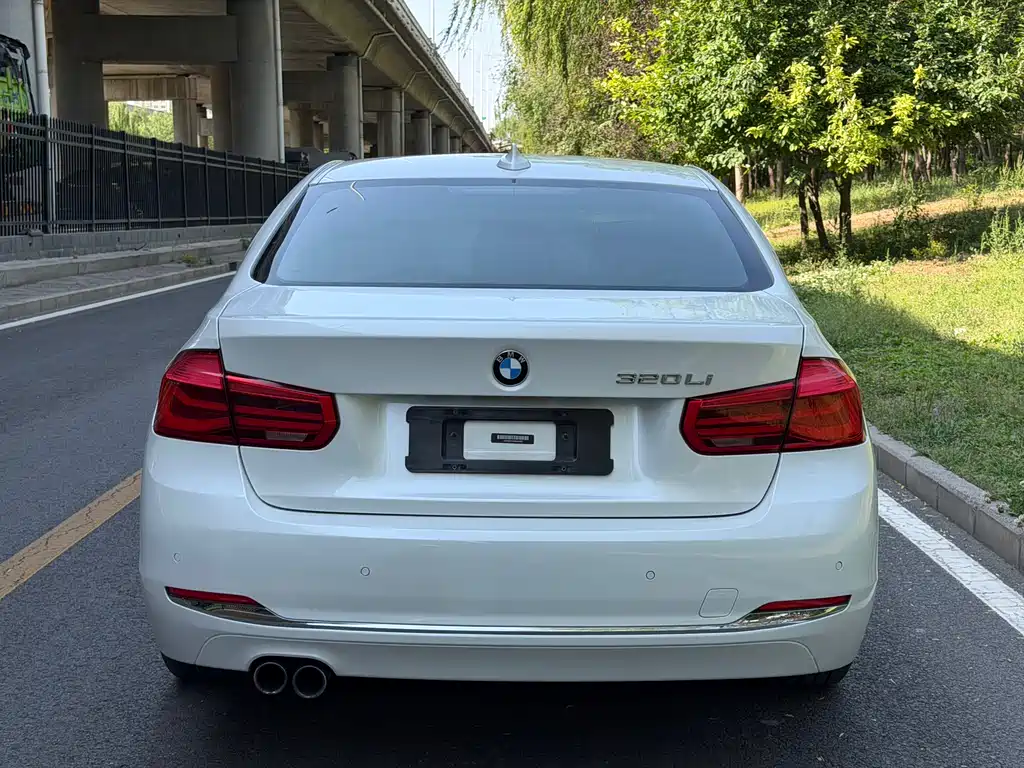 BMW 3 Series 2017 — фото 17