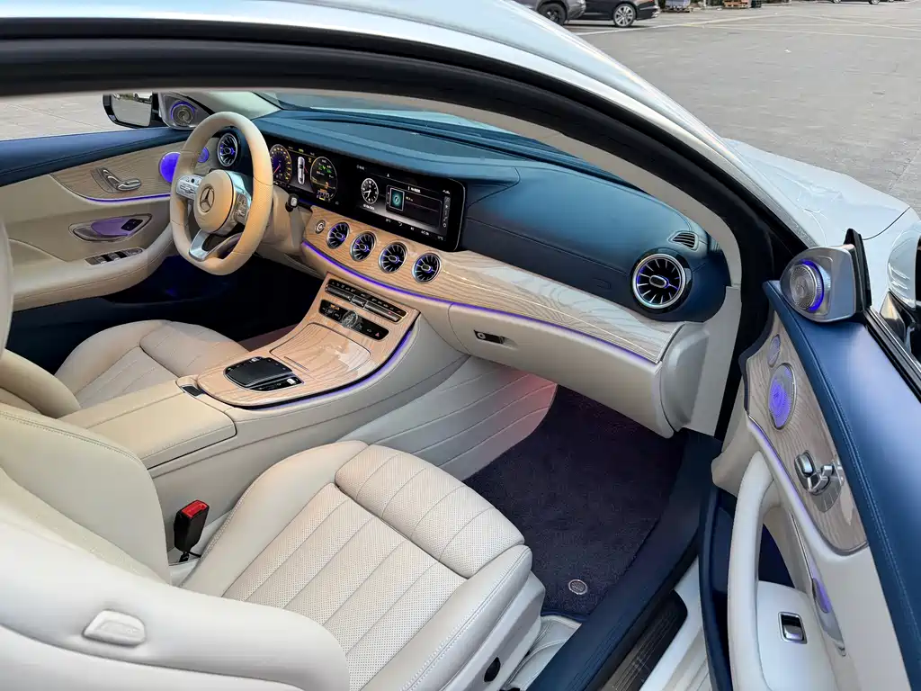 Mercedes-Benz E-Class 2021 — фото 11