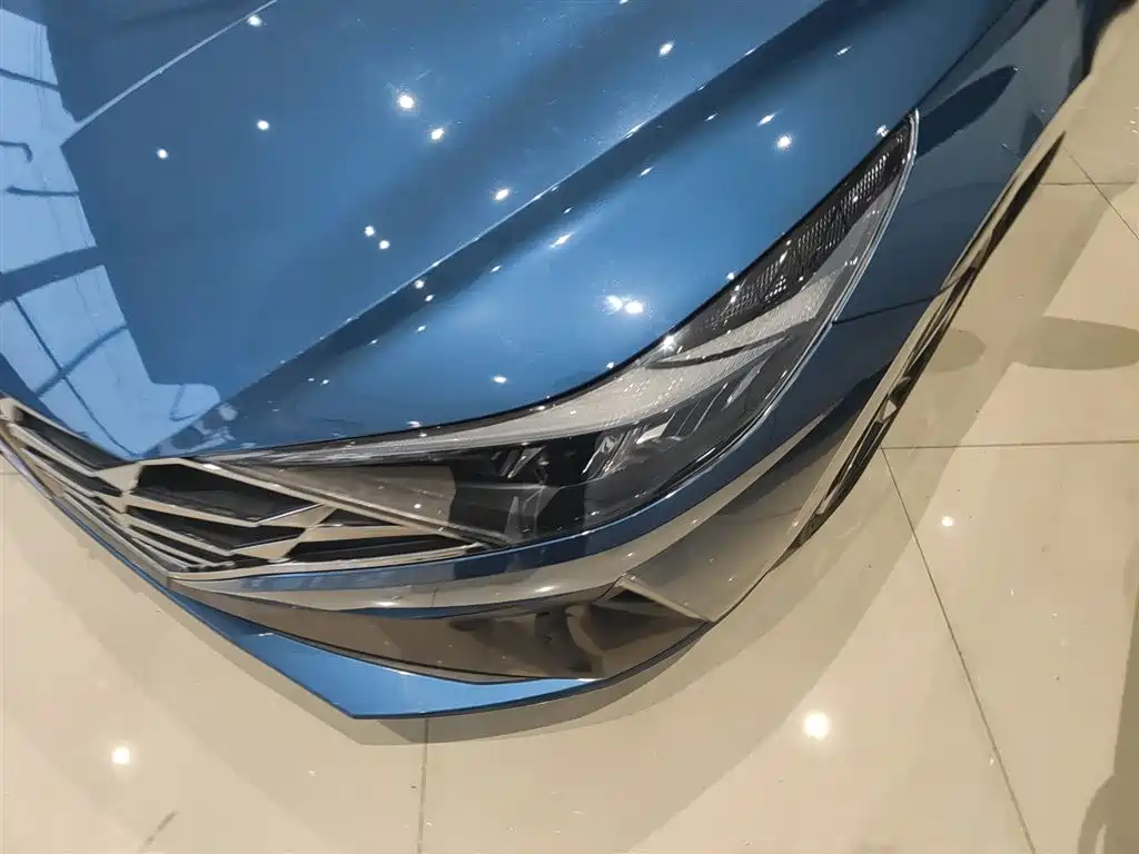 Hyundai Elantra 2022 — фото 24