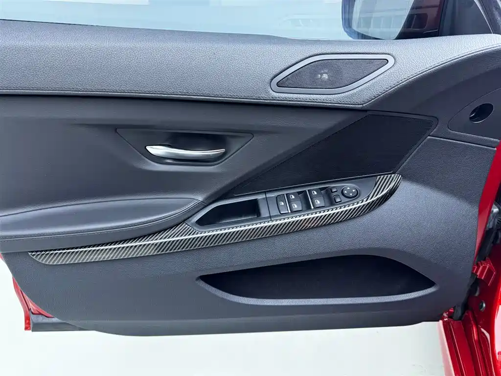 BMW M6 2016 — фото 11