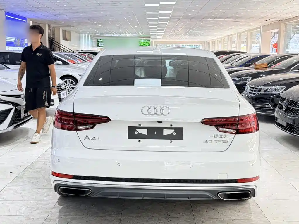 Audi A4L 2019