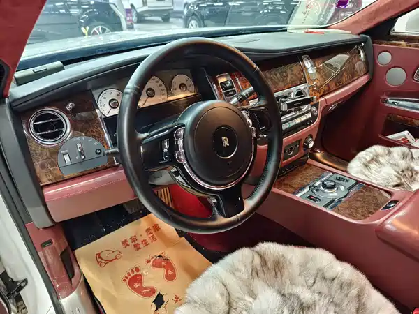 Rolls-Royce Ghost 2010