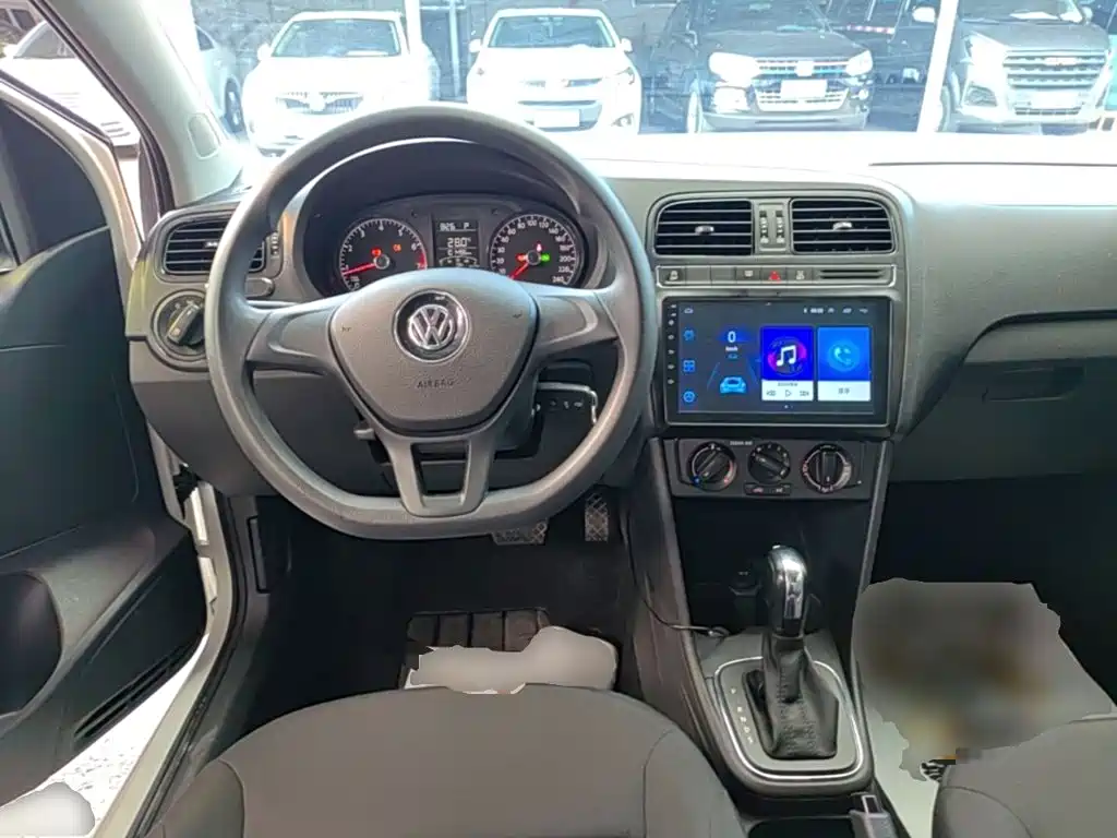 Volkswagen Polo 2018 — фото 11