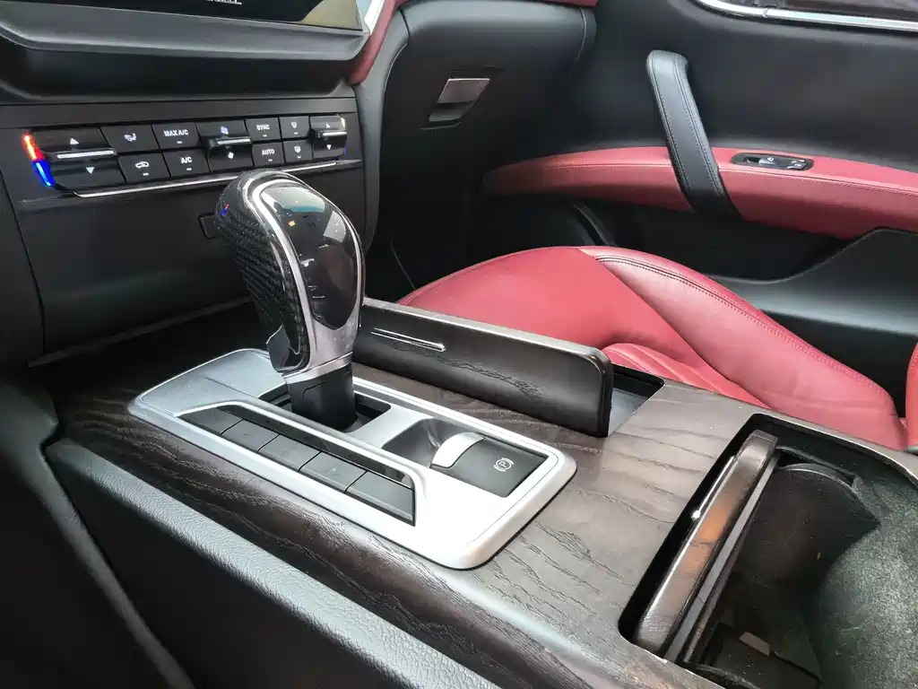 Maserati Ghibli 2016 — фото 11