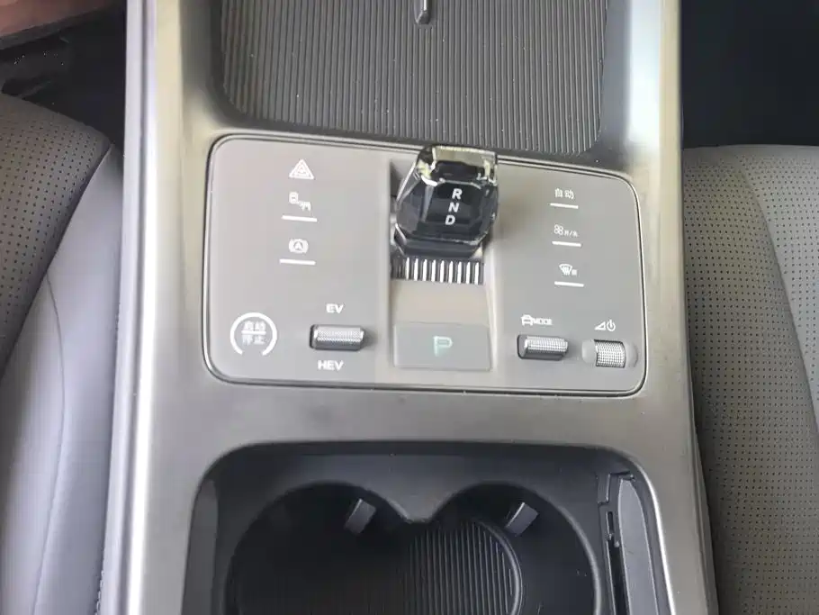 BYD Seal 07 DM-i 2024 — фото 16