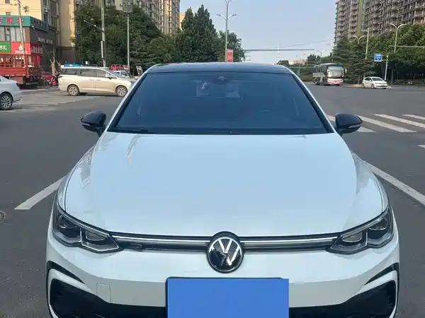 Volkswagen Golf 2021