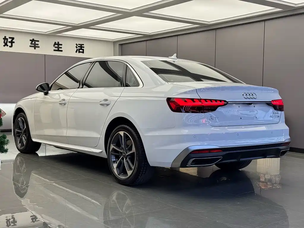 Audi A4L 2025 — фото 12