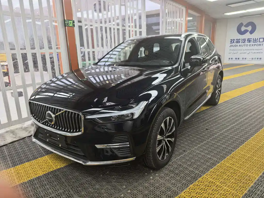 Volvo XC60 2025 — фото 1