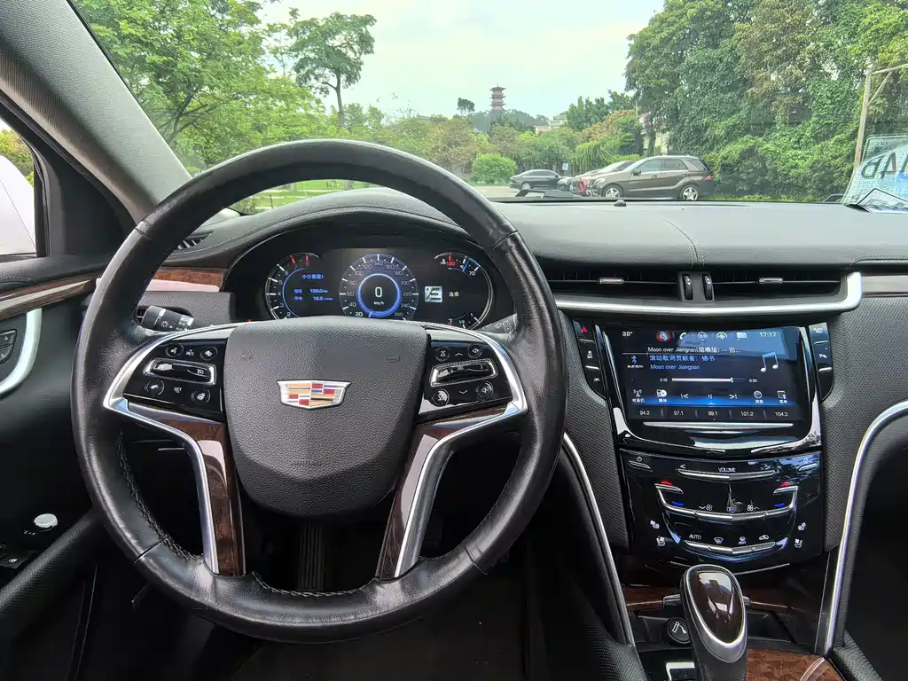 Cadillac XTS 2017 — фото 13