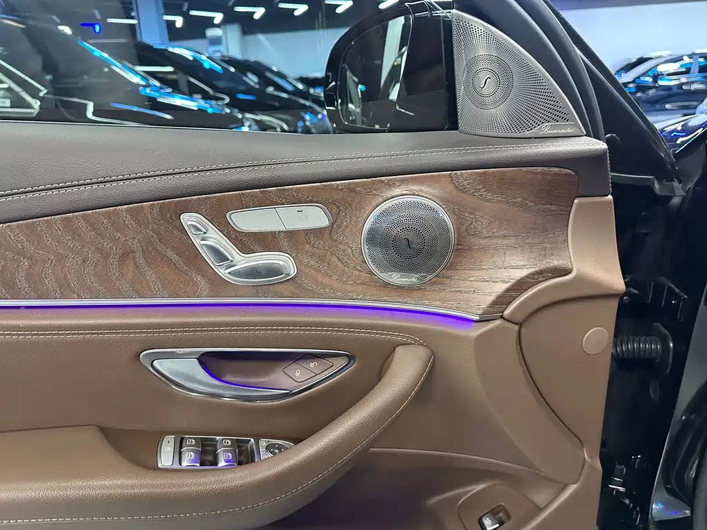 Mercedes-Benz E-Class 2021 — фото 12