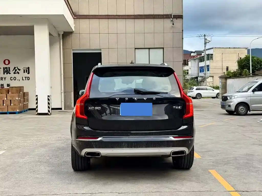 Volvo XC90 2017 — фото 9