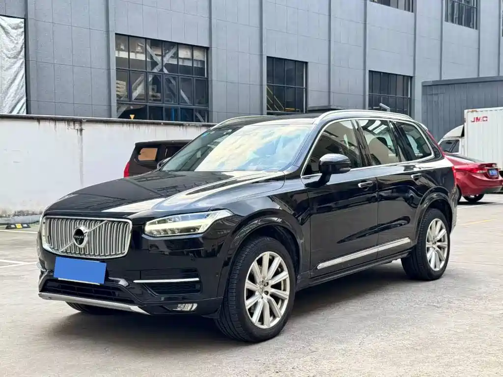 Volvo XC90 2017 — фото 1