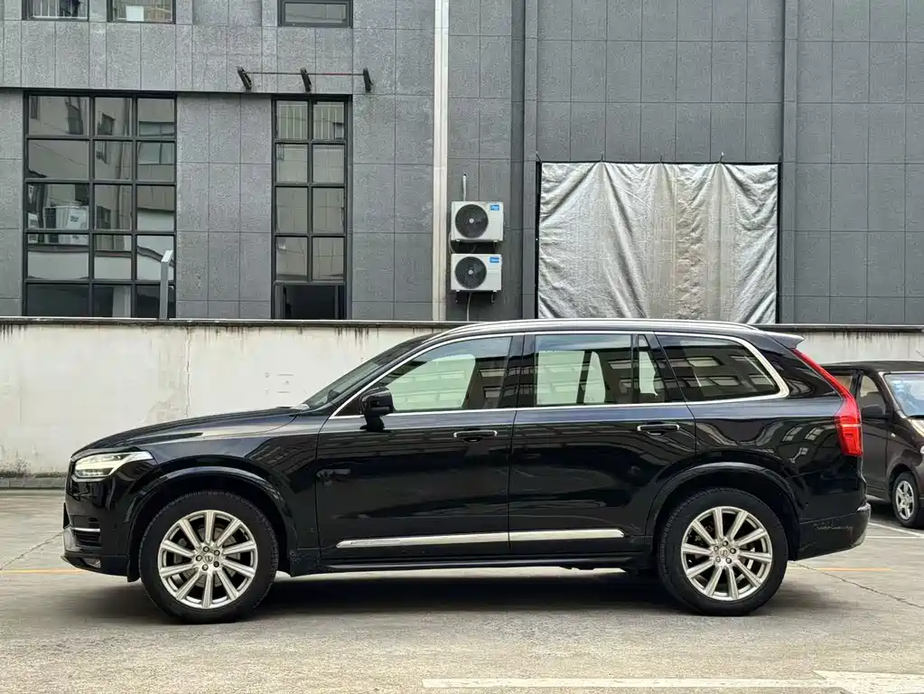 Volvo XC90 2017 — фото 2