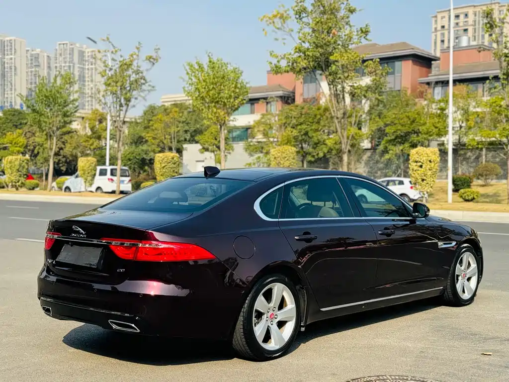 Jaguar XFL 2017 — фото 13