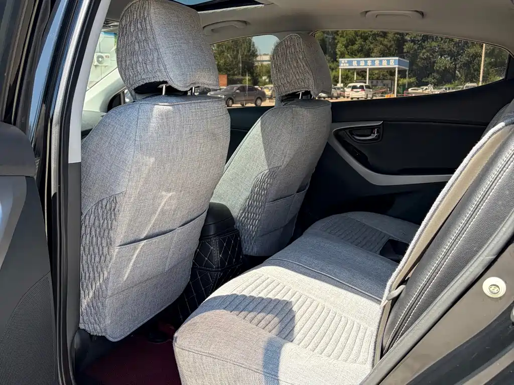 Hyundai Elantra 2013