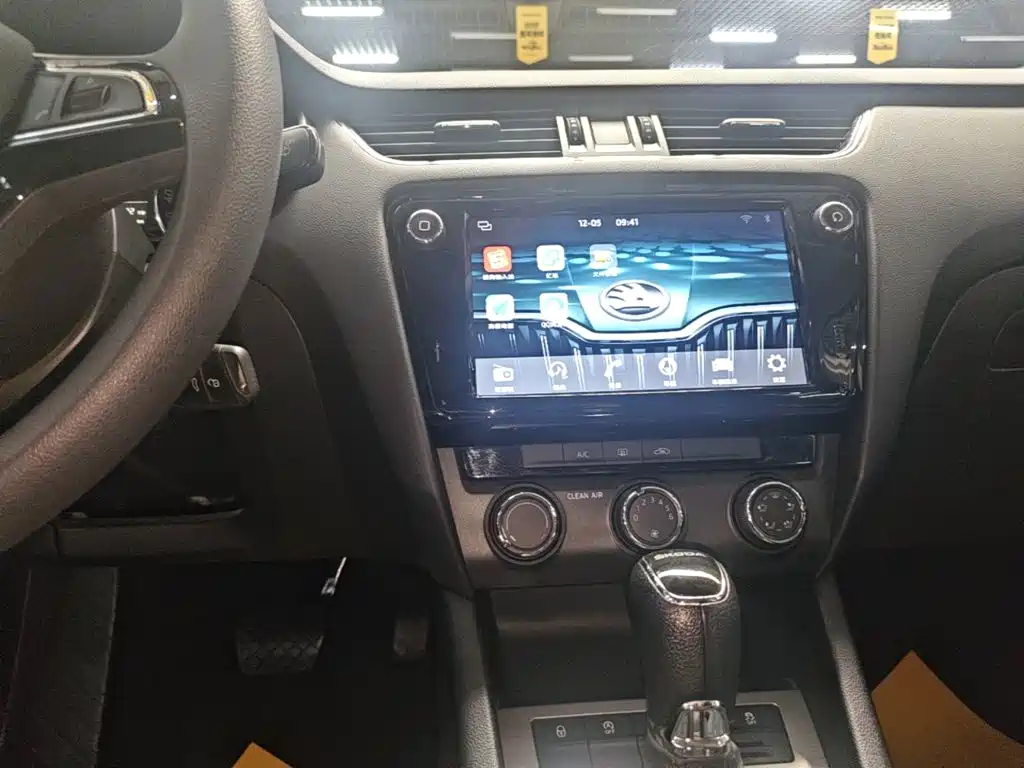 Skoda Octavia 2019 — фото 13