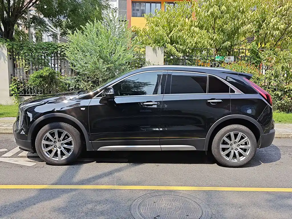 Cadillac XT4 2023 — фото 6