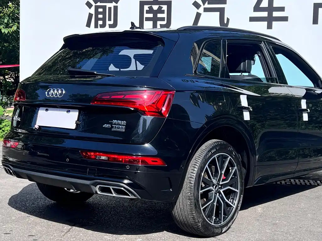 Audi Q5L 2025 — фото 33