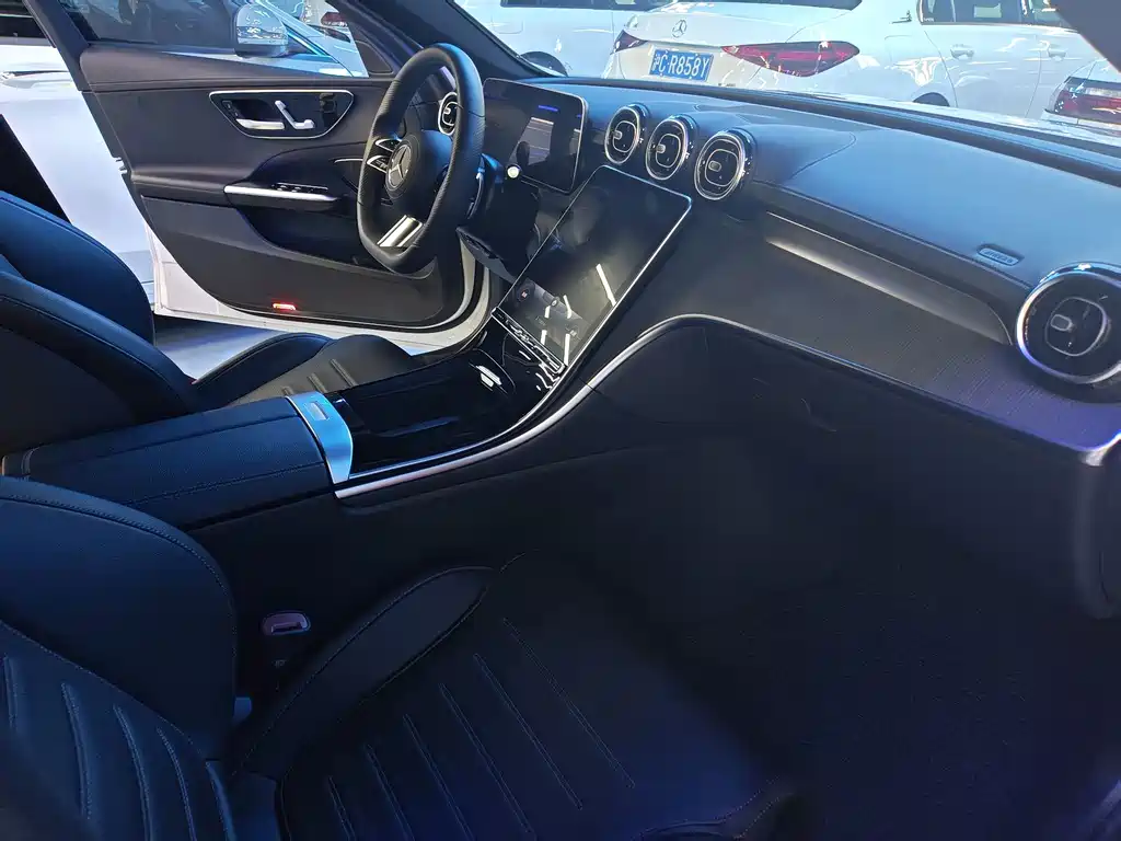 Mercedes-Benz C-Class 2022 — фото 12