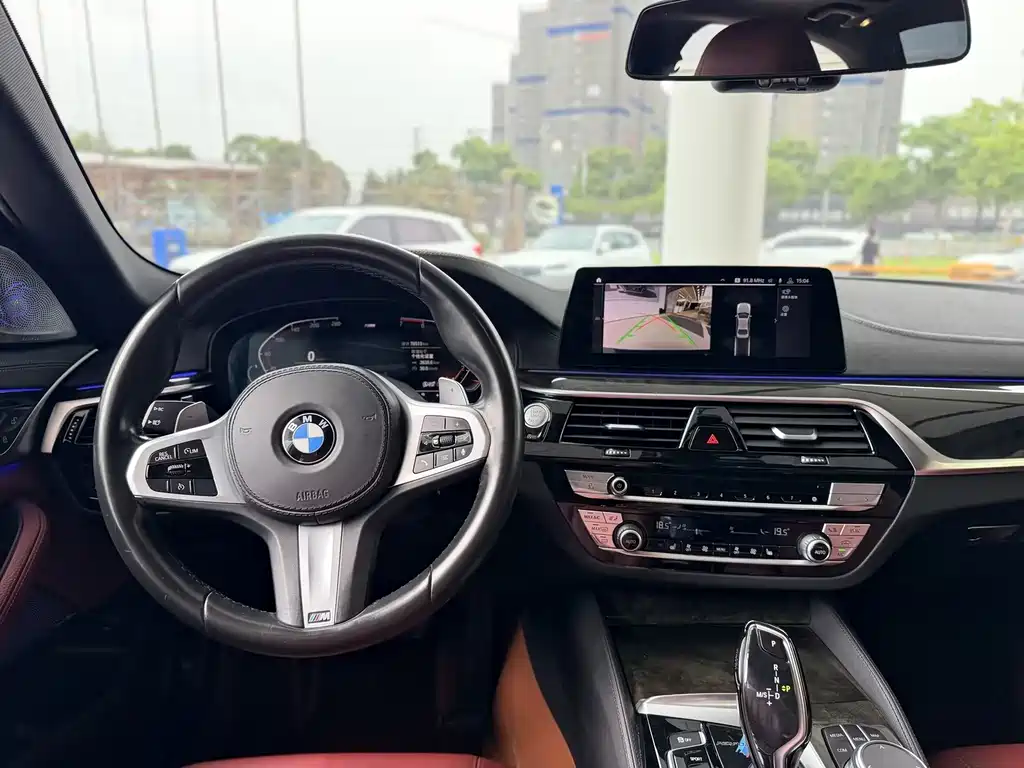 BMW 5 Series 2020 — фото 11