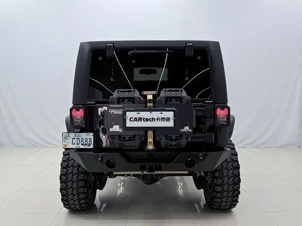 Jeep Wrangler 2014 — фото 13