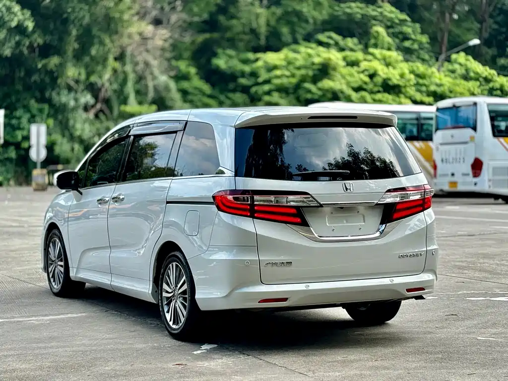 Honda Odyssey 2019 — фото 15