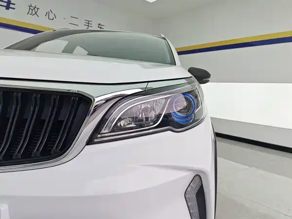 Geely Vision X3 2021