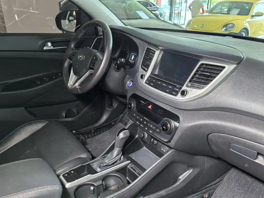 Hyundai Tucson 2017 — фото 13
