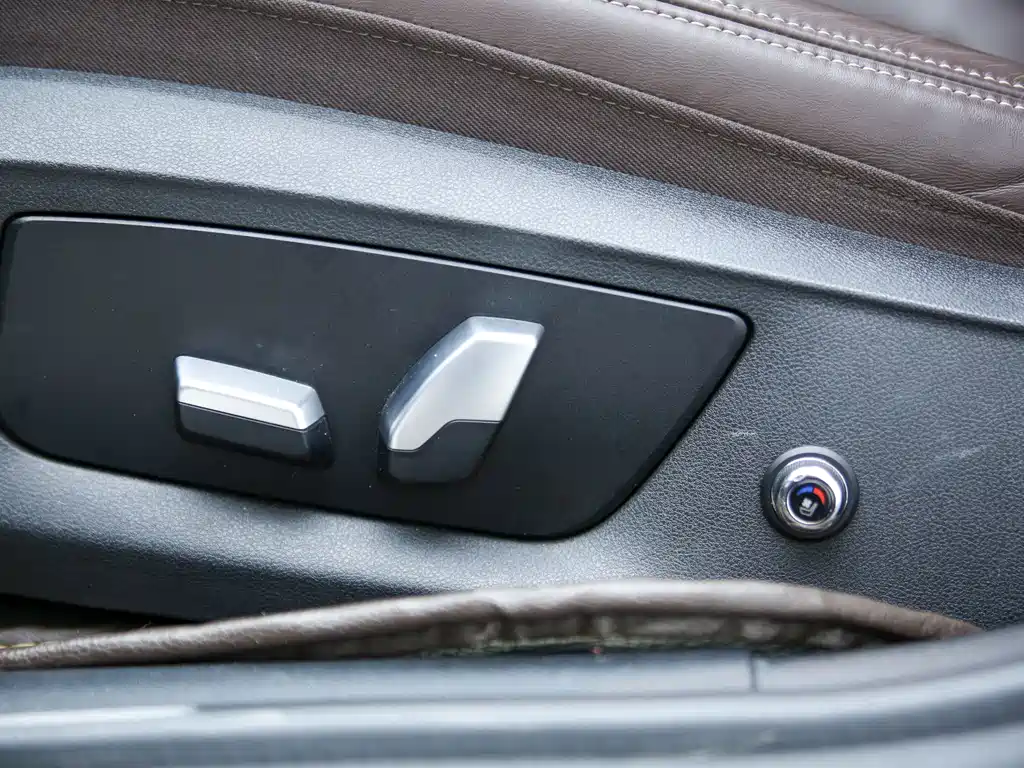 BMW 5 Series 2020 — фото 18