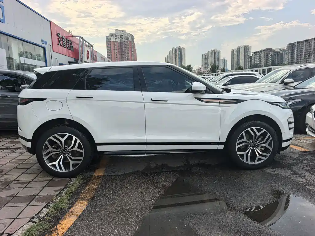Land Rover Range Rover Evoque 2020 — фото 17