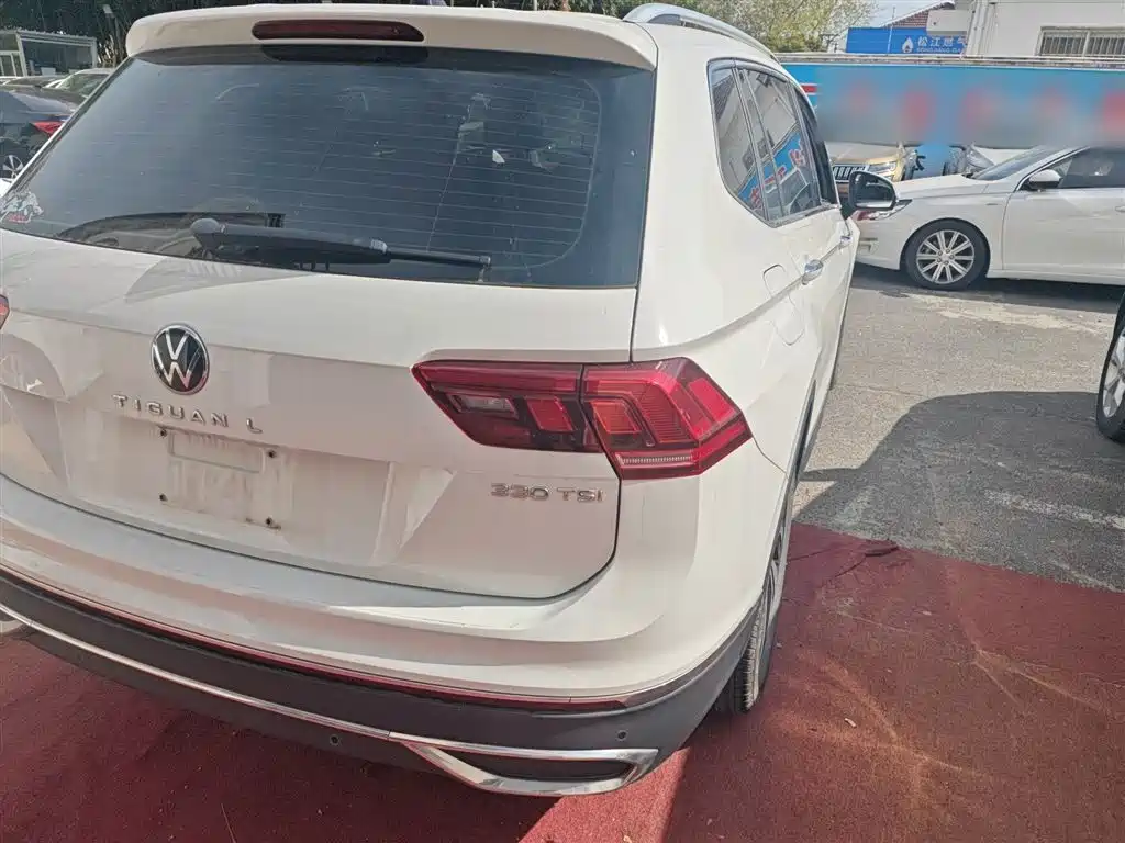 Volkswagen Tiguan L 2023 — фото 24
