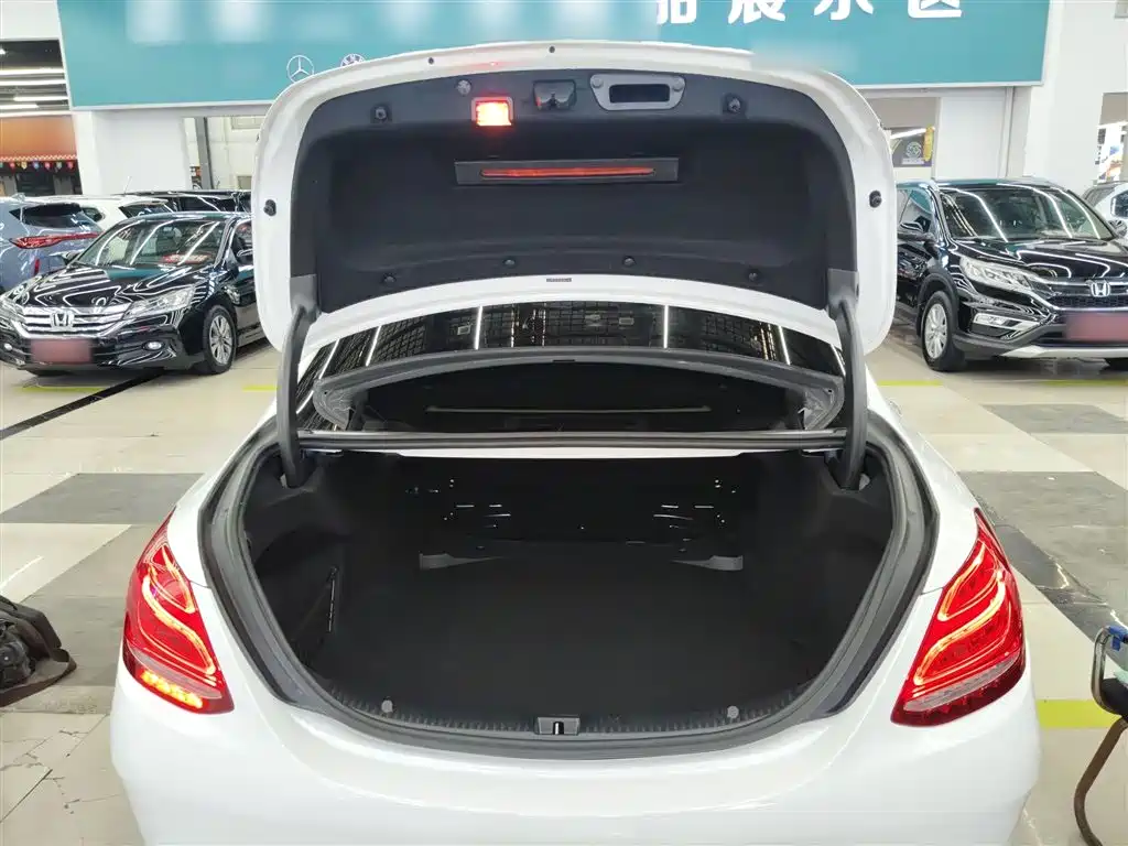 Mercedes-Benz C-Class 2018 — фото 19