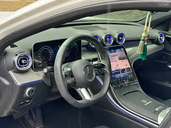 Mercedes-Benz C-Class 2024