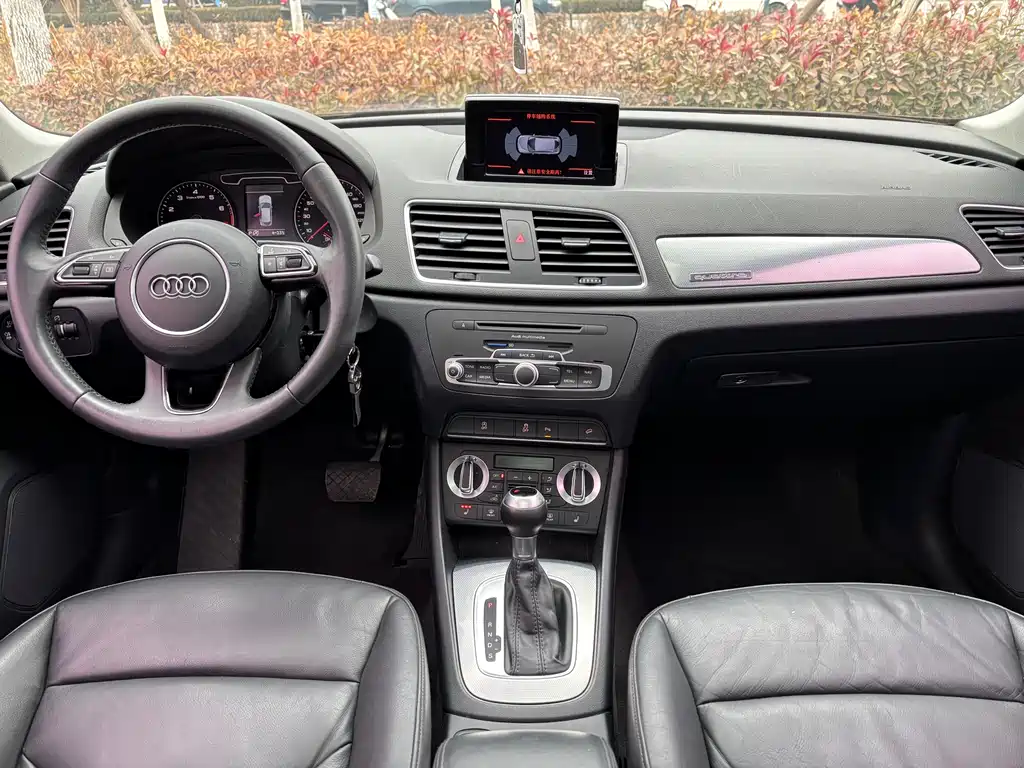 Audi Q3 2016 — фото 9