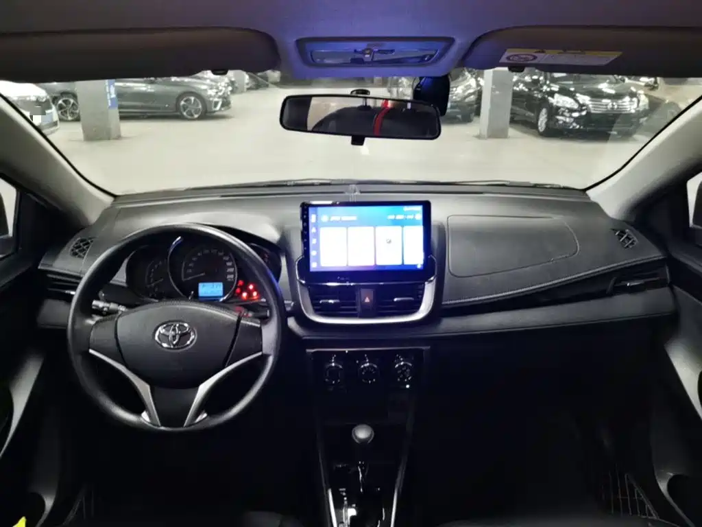 Toyota Yaris L 2021 — фото 16