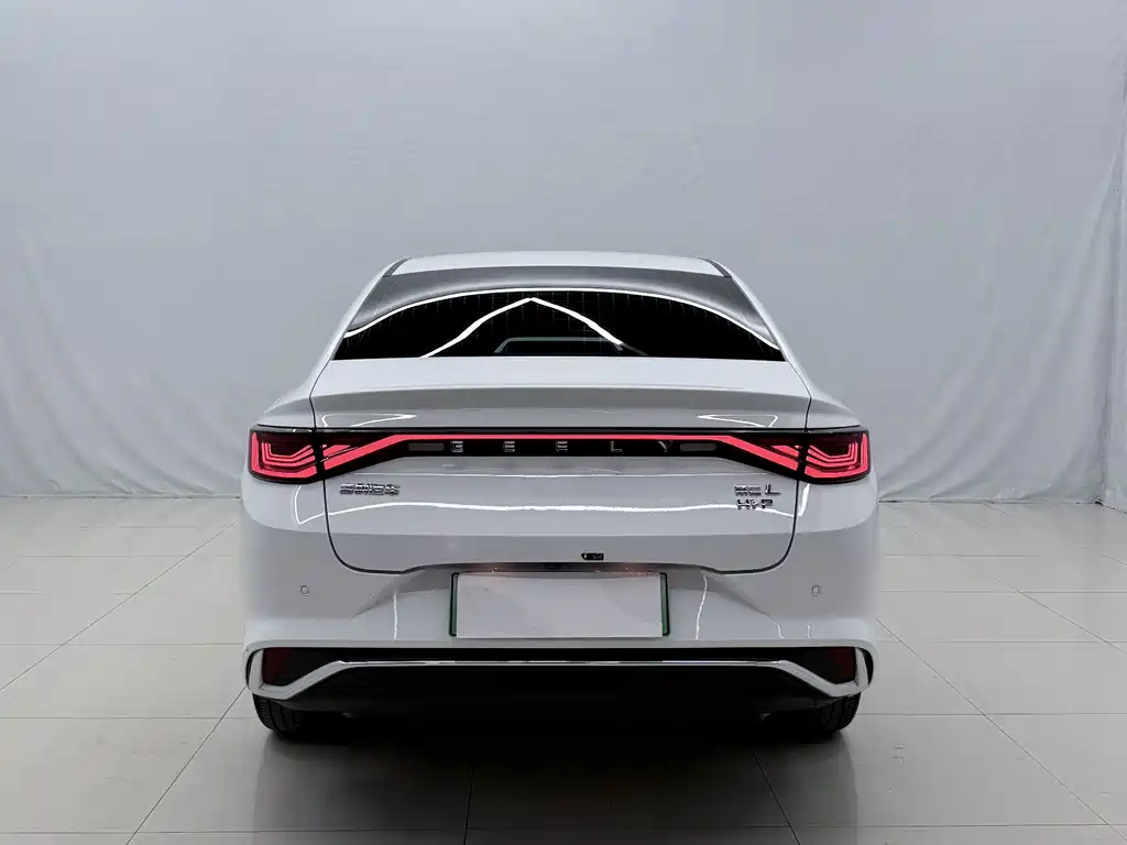 Geely Emgrand L Hip 2025 — фото 13