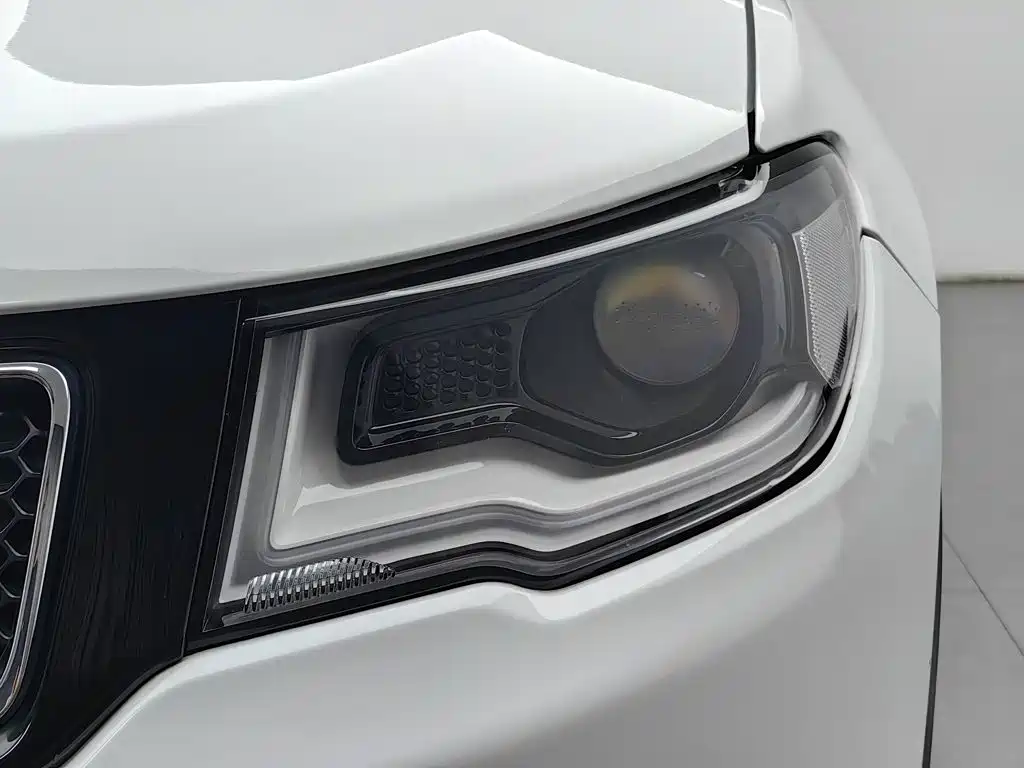Jeep Compass 2019 — фото 7