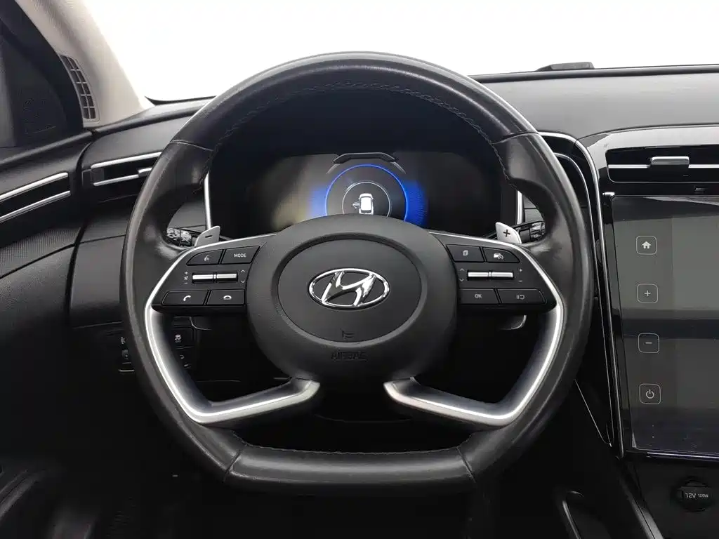 Hyundai Tucson 2023 — фото 11