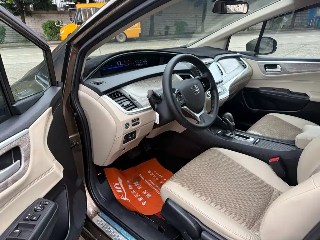 Honda Jade 2017 — фото 9