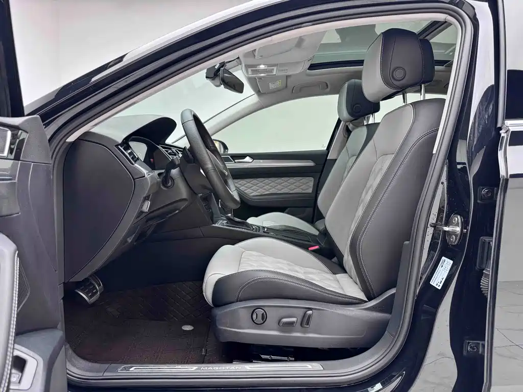 Volkswagen Magotan 2024