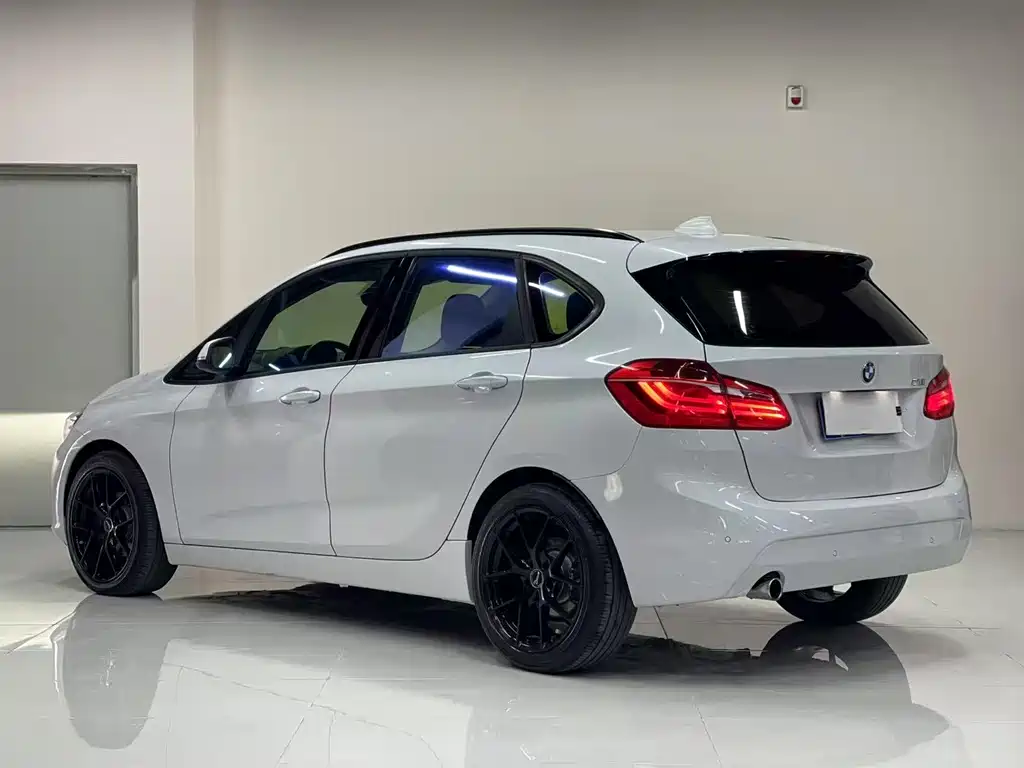 BMW 2 Series Active Tourer 2018 — фото 5