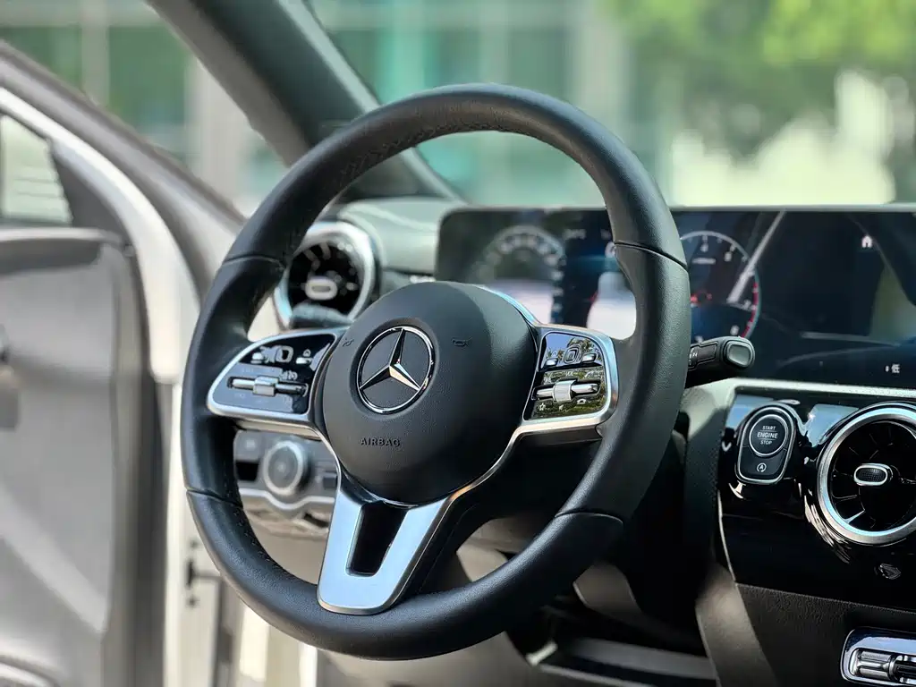 Mercedes-Benz A-Class 2023 — фото 14