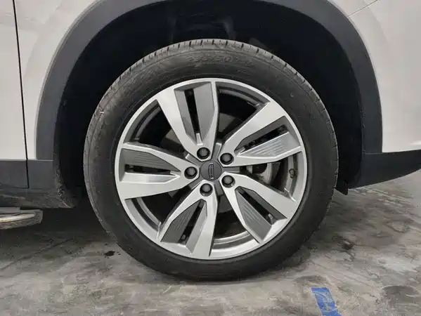 Geely Haoyue 2022
