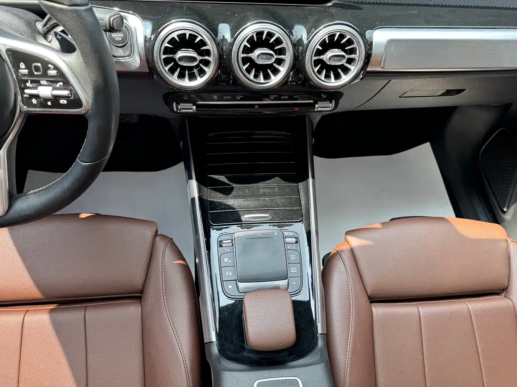 Mercedes-Benz GLB 2021 — фото 16